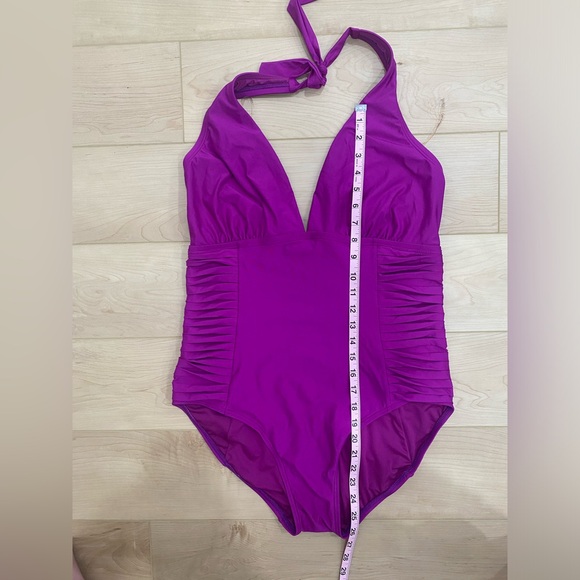 Stunning One Piece WOMENS Bathing Suit - Picture 3 of 6